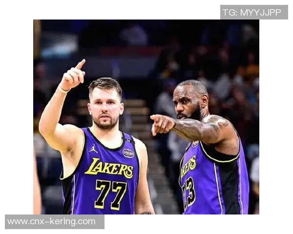 勇士与湖人季前赛对决精彩回顾球星表现引发球迷热议